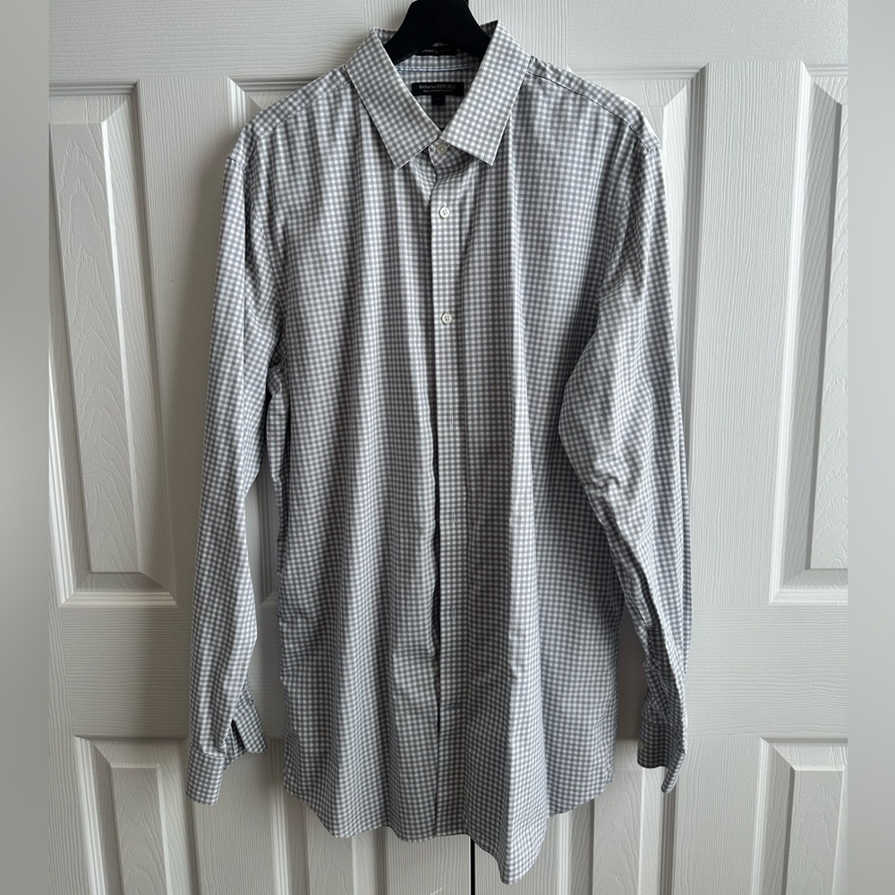 Banana Republic Gray and White Casual Button Down Shirt